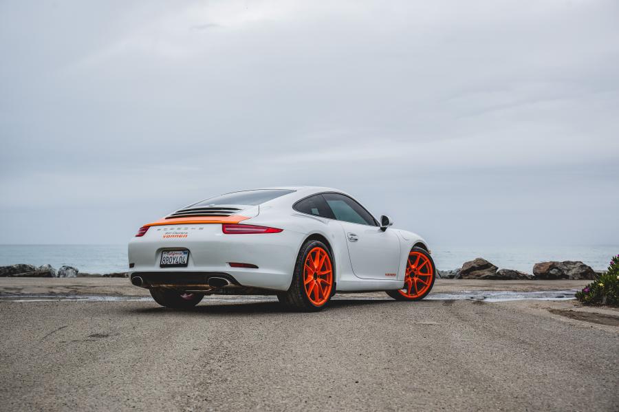  Porsche 911 Carrera by Vonnen (991) 2019 года  (фото 11 из 15)